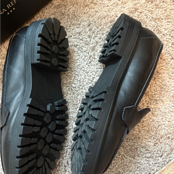 Banana Republic Black Leather Loafers - Picture 3 of 6